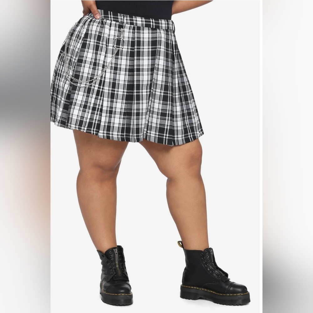 HOT TOPIC Goth Plaid O-Ring Chain Skirt Plus Size 1x